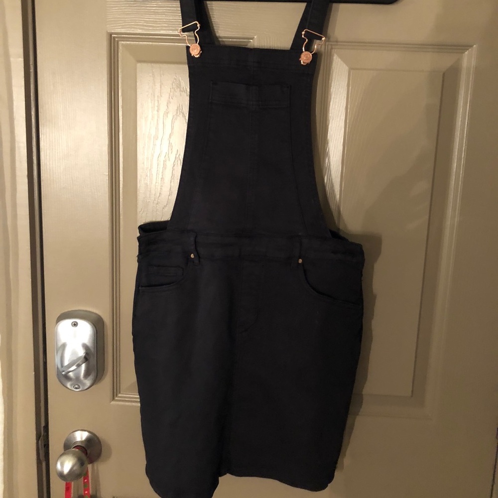 Overall skirt